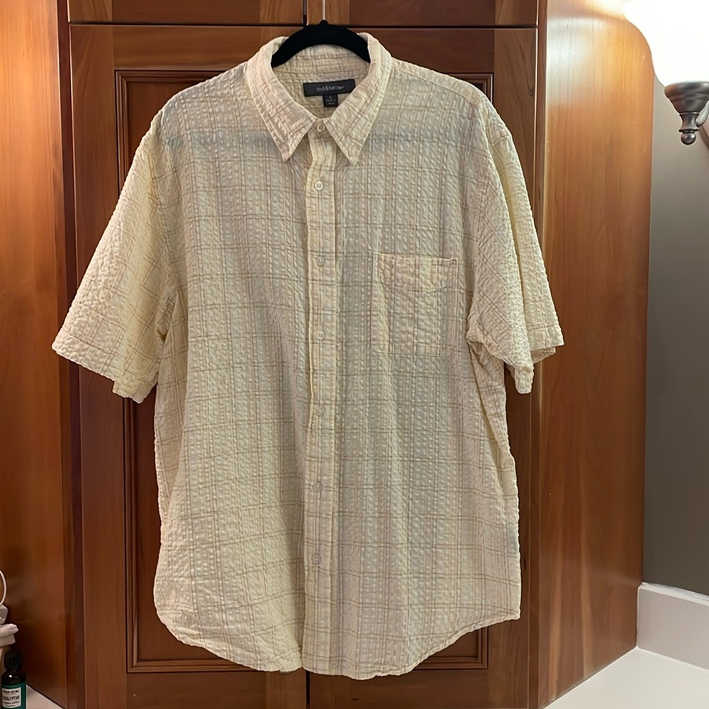 Lightweight Seersucker Men’s Button Down Shirt Size L